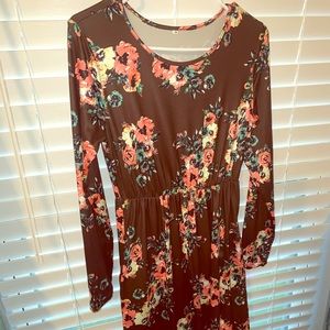 Brown long sleeve dress with pockets